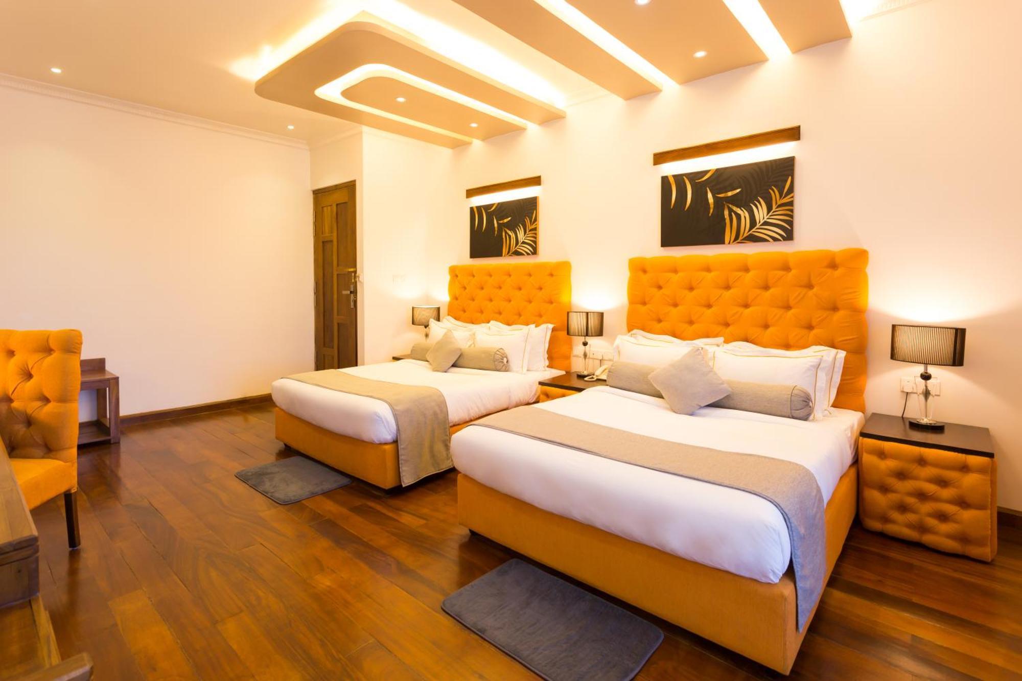 נוארה אליה Hotel Grand Turf By Gsp מראה חיצוני תמונה