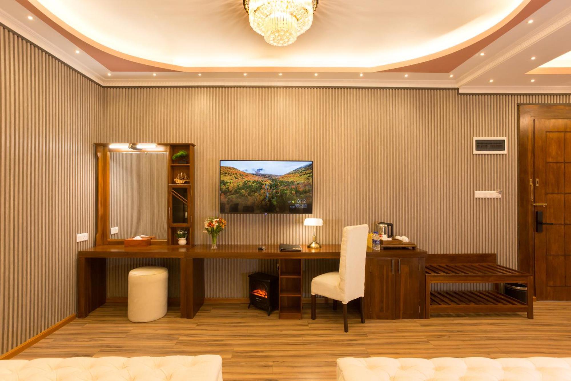 נוארה אליה Hotel Grand Turf By Gsp מראה חיצוני תמונה