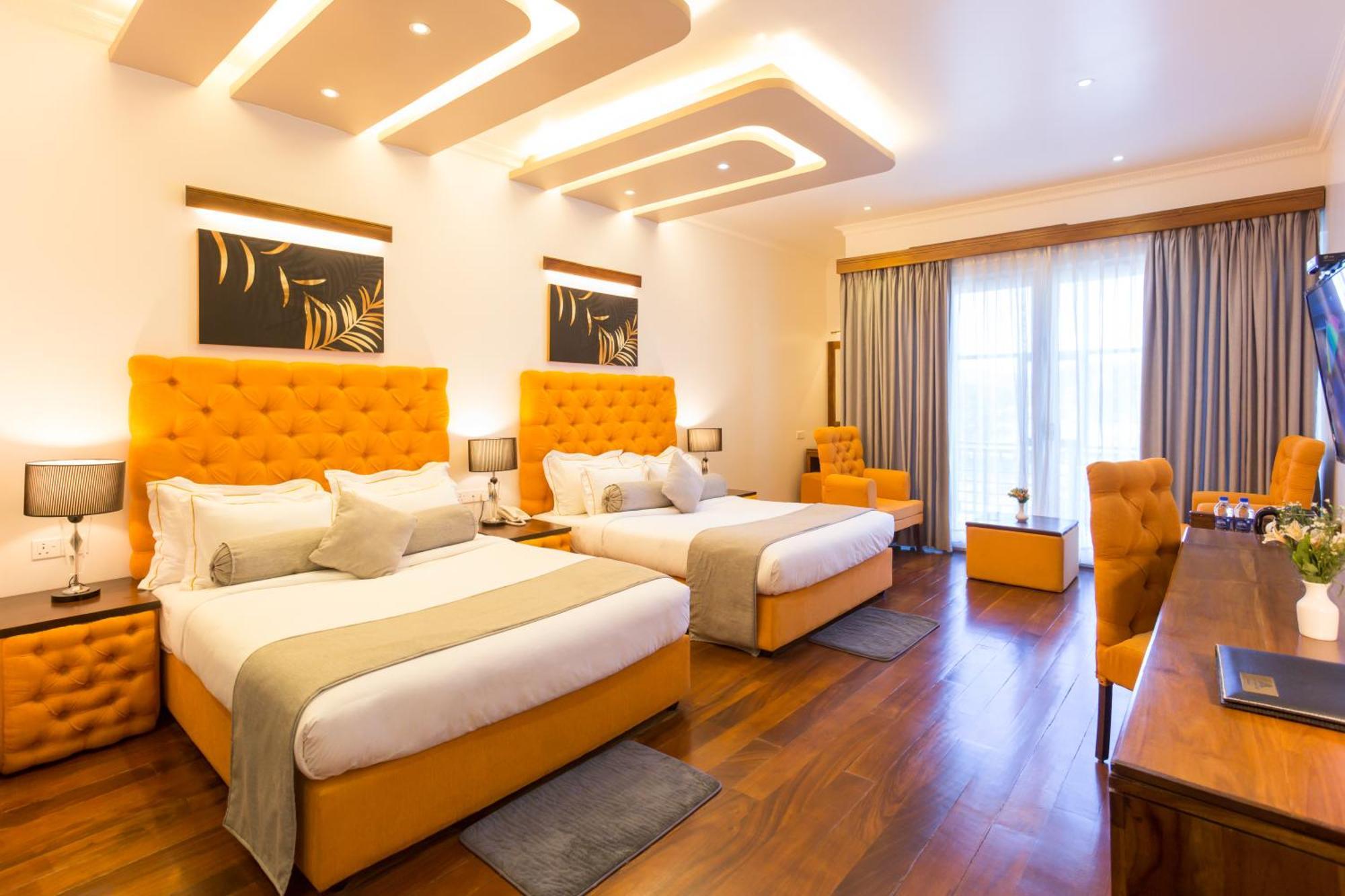 נוארה אליה Hotel Grand Turf By Gsp מראה חיצוני תמונה