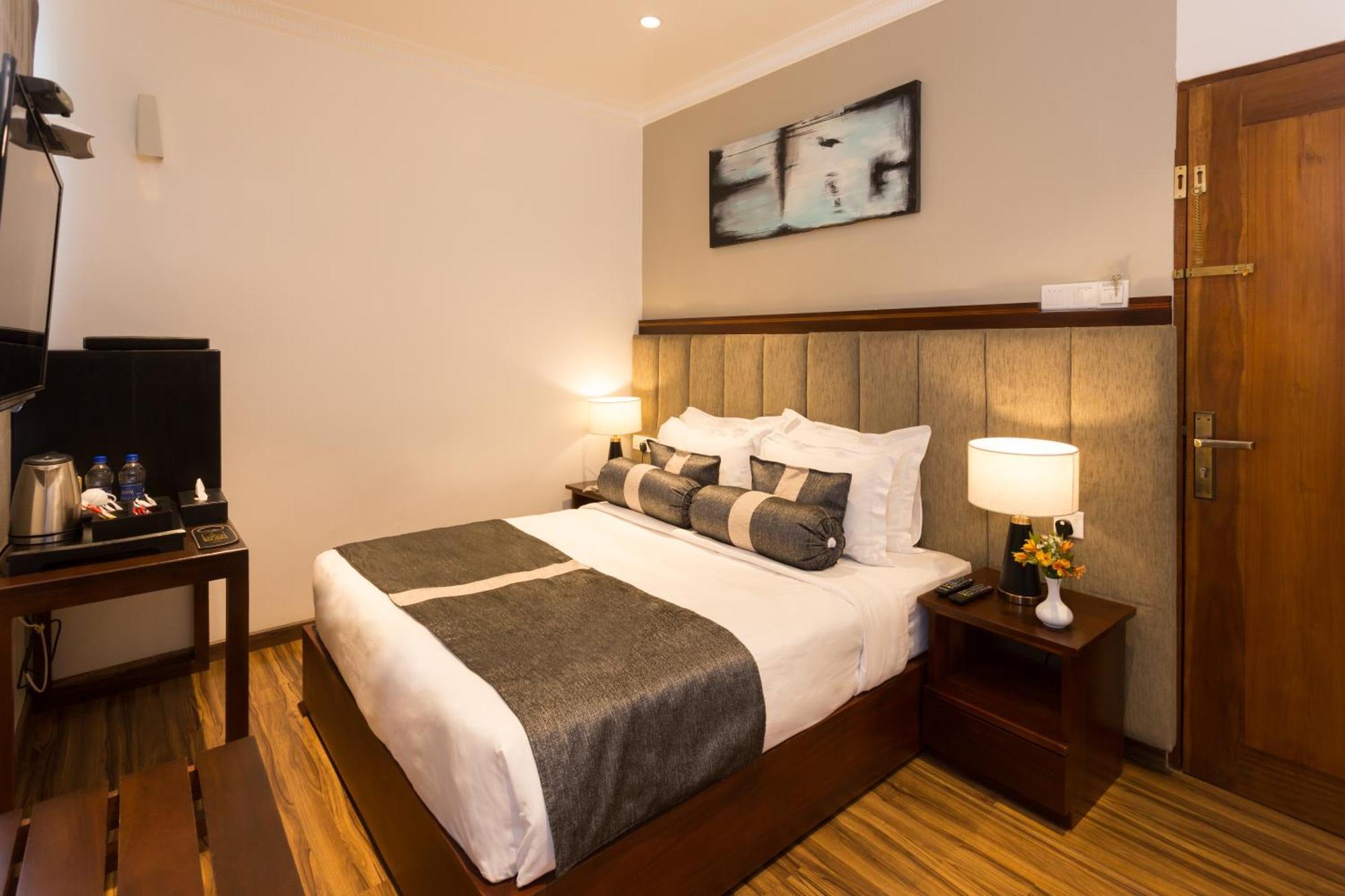 נוארה אליה Hotel Grand Turf By Gsp מראה חיצוני תמונה