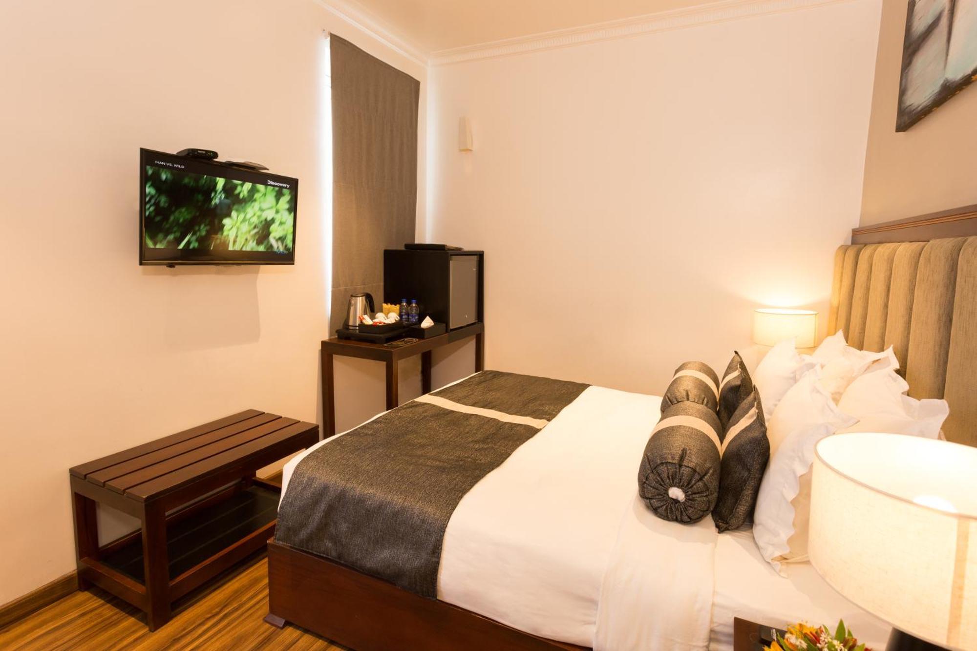 נוארה אליה Hotel Grand Turf By Gsp מראה חיצוני תמונה